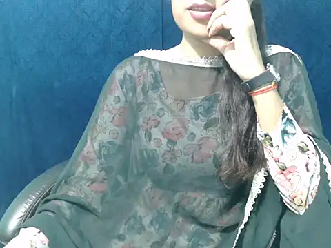 Snapshot of Yashi chatting on 1, 10, 2025 Yashi online show from 1, 10, 2025