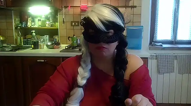 Ninalapiccolina online show from 7, 1, 2025