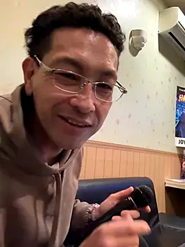 Hideen-real-face online show from 30, 10, 2025