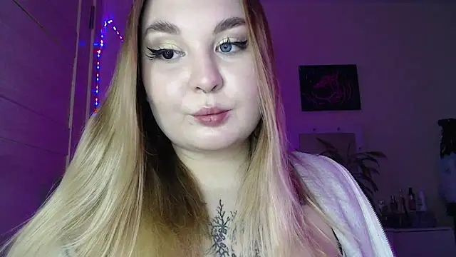 Snapshot of Greeenfriends6969 chatting on 8, 2, 2025 Greeenfriends6969 online show from 8, 2, 2025