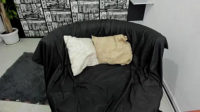 Snapshot of ChloeTurner_ chatting on 4, 2, 2025 ChloeTurner online show from 4, 2, 2025