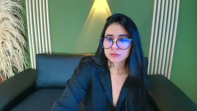 Snapshot of ChloeTurner_ chatting on 13, 10, 2025 ChloeTurner online show from 13, 10, 2025