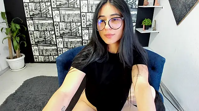 Snapshot of ChloeTurner_ chatting on 2, 12, 2025 ChloeTurner online show from 2, 12, 2025