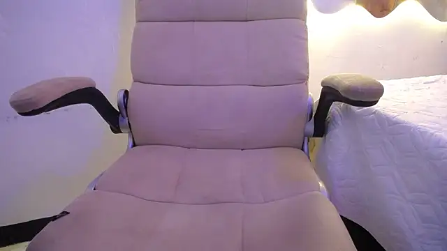 LAURA SMIITH online show from 21, 3, 2025