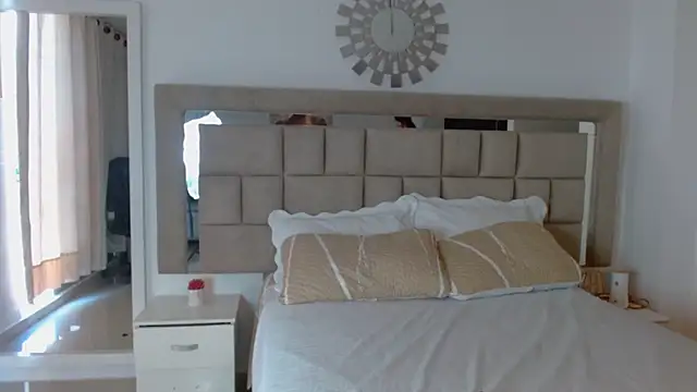 zoecruzz online show from 18, 1, 2025