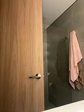 Katee Jones online show from 5, 4, 2026