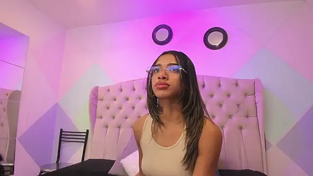 BritneyCollins online show from 7, 2, 2026