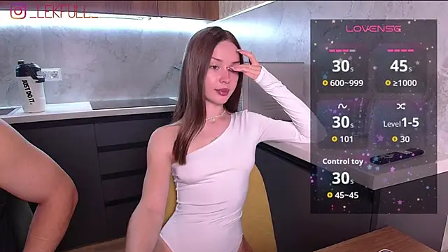 lekfull-kitten online show from 12, 9, 2025