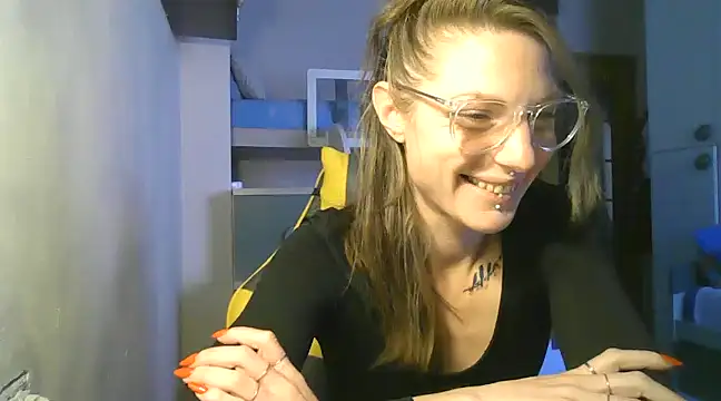 Feli blue online show from 4, 12, 2024