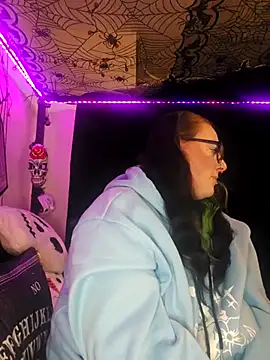 Bunny Cummings online show from 11, 11, 2025