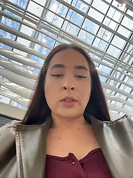 Holly Play online show from 20, 4, 2026