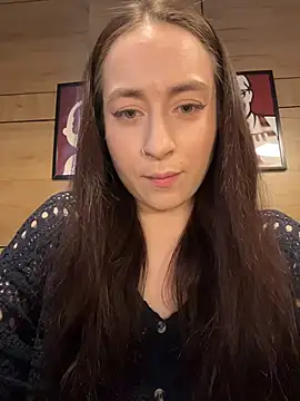 Snapshot of Holly_Play chatting on 1, 5, 2026 Holly Play online show from 1, 5, 2026