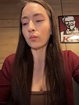 Snapshot of Holly_Play chatting on 15, 5, 2026 Holly Play online show from 15, 5, 2026