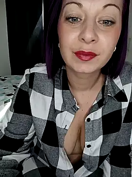 Snapshot of Chaudesquirt chatting on 5, 2, 2025 Chaudesquirt online show from 5, 2, 2025