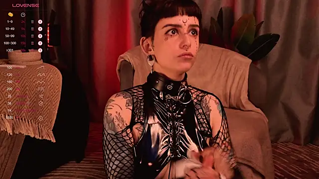 Snapshot of MichaellaMoon chatting on 1, 12, 2024 MichaellaMoon online show from 1, 12, 2024