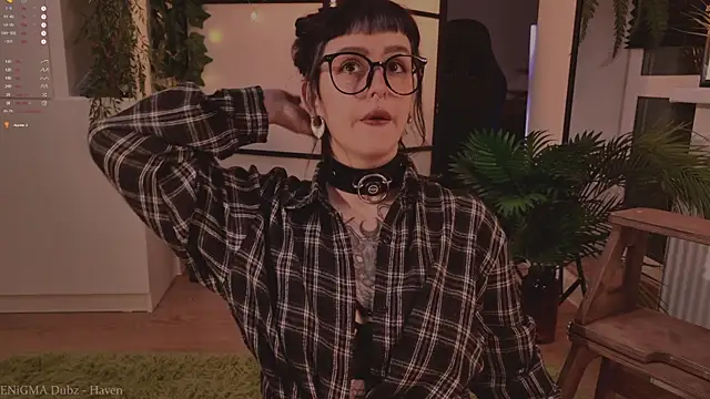 Snapshot of MichaellaMoon chatting on 15, 11, 2025 MichaellaMoon online show from 15, 11, 2025