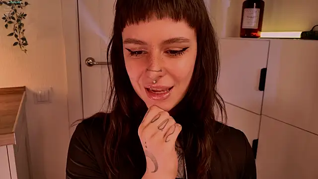 MichaellaMoon online show from 19, 4, 2026