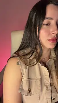 Snapshot of Alessia-miller_ chatting on 21, 6, 2026 Alessia-miller online show from 21, 6, 2026