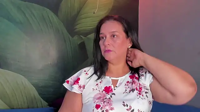 Sharllot bbw online show from 30, 12, 2024