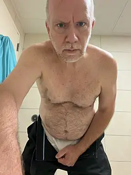 Snapshot of FLSexyGuy chatting on 6, 5, 2026 FLSexyGuy online show from 6, 5, 2026