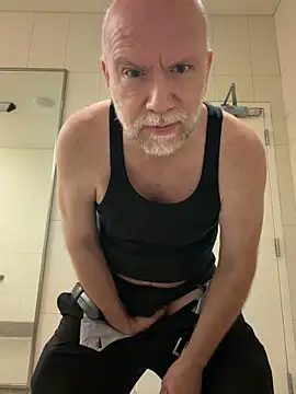 Snapshot of FLSexyGuy chatting on 6, 6, 2026 FLSexyGuy online show from 6, 6, 2026