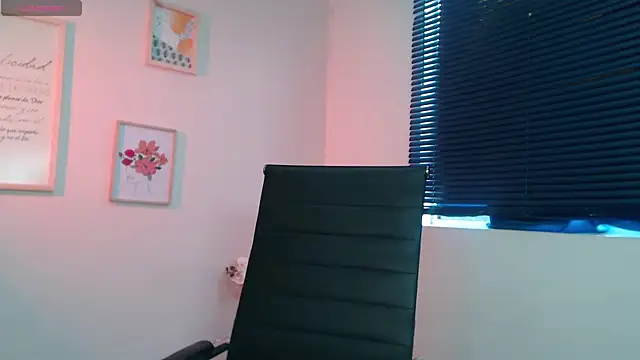 Snapshot of lucy_diiaz chatting on 7, 1, 2025 lucy diiaz online show from 7, 1, 2025