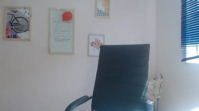 Snapshot of lucy_diiaz chatting on 3, 3, 2025 lucy diiaz online show from 3, 3, 2025