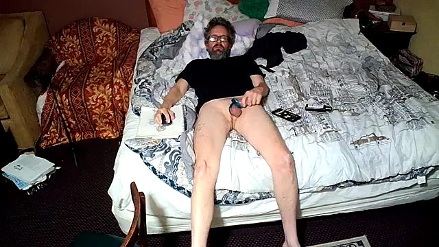 Snapshot of AronMellon76 chatting on 6, 4, 2026 AronMellon76 online show from 6, 4, 2026