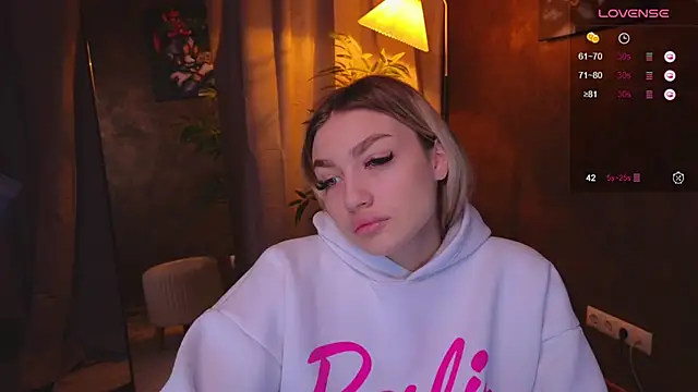 Ella Milla online show from 6, 1, 2025