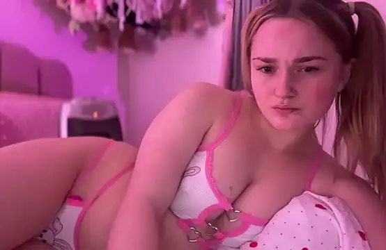 Snapshot of pinkie_piexx chatting on 14, 2, 2025 pinkie piexx online show from 14, 2, 2025