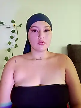 Snapshot of Celeste_camila18 chatting on 11, 10, 2025 Celeste camila18 online show from 11, 10, 2025