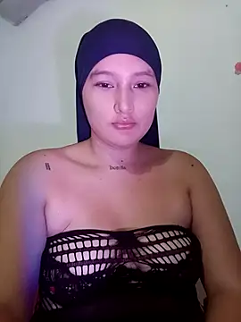 Snapshot of Celeste_camila18 chatting on 19, 10, 2025 Celeste camila18 online show from 19, 10, 2025