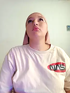 Snapshot of Celeste_camila18 chatting on 24, 10, 2025 Celeste camila18 online show from 24, 10, 2025