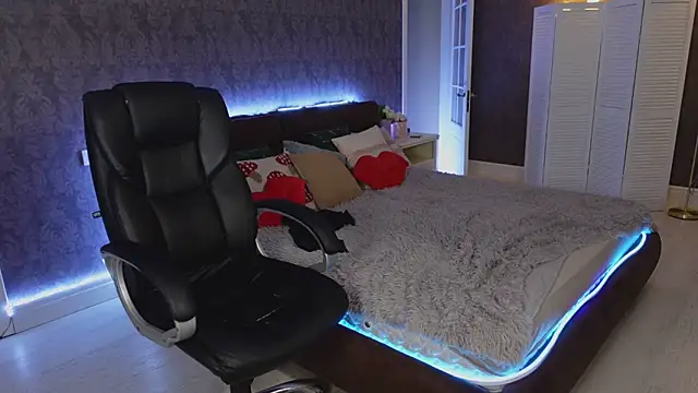 Miss Elia online show from 16, 3, 2025