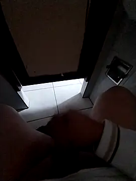 Snapshot of Whiper2024 chatting on 13, 11, 2025 Whiper2024 online show from 13, 11, 2025