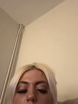 Snapshot of Blondiee3088 chatting on 1, 12, 2024 Blondiee3088 online show from 1, 12, 2024