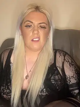 Snapshot of Blondiee3088 chatting on 3, 12, 2024 Blondiee3088 online show from 3, 12, 2024