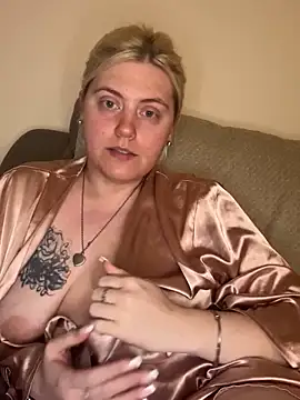 Snapshot of Blondiee3088 chatting on 11, 12, 2024 Blondiee3088 online show from 11, 12, 2024