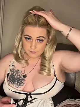 Snapshot of Blondiee3088 chatting on 13, 12, 2024 Blondiee3088 online show from 13, 12, 2024