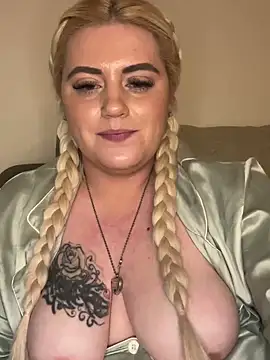 Snapshot of Blondiee3088 chatting on 10, 2, 2025 Blondiee3088 online show from 10, 2, 2025