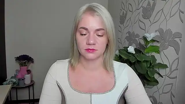 MariaSttone online show from 10, 11, 2025