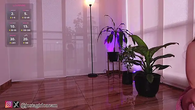 nicollefiorett online show from 11, 3, 2025