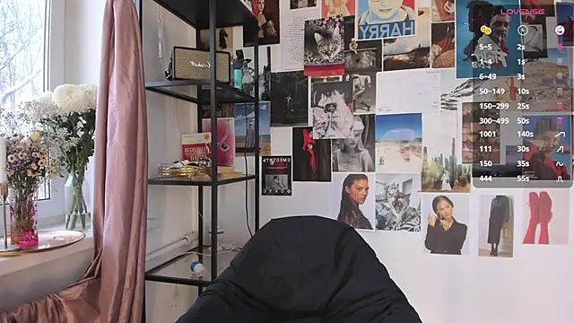 Snapshot of MonicaRocket chatting on 6, 1, 2025 MonicaRocket online show from 6, 1, 2025