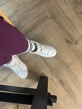 Snapshot of FeetVibe chatting on 4, 11, 2025 FeetVibe online show from 4, 11, 2025