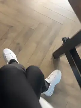 Snapshot of FeetVibe chatting on 5, 11, 2025 FeetVibe online show from 5, 11, 2025