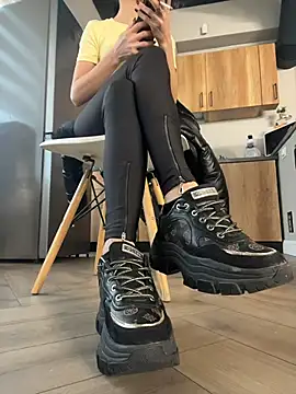 Snapshot of FeetVibe chatting on 11, 11, 2025 FeetVibe online show from 11, 11, 2025