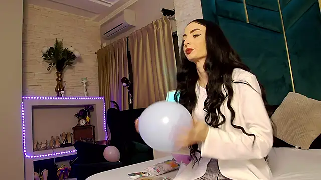 Snapshot of FeetVibe chatting on 13, 11, 2025 FeetVibe online show from 13, 11, 2025