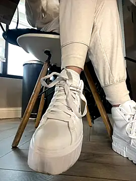 Snapshot of FeetVibe chatting on 14, 11, 2025 FeetVibe online show from 14, 11, 2025