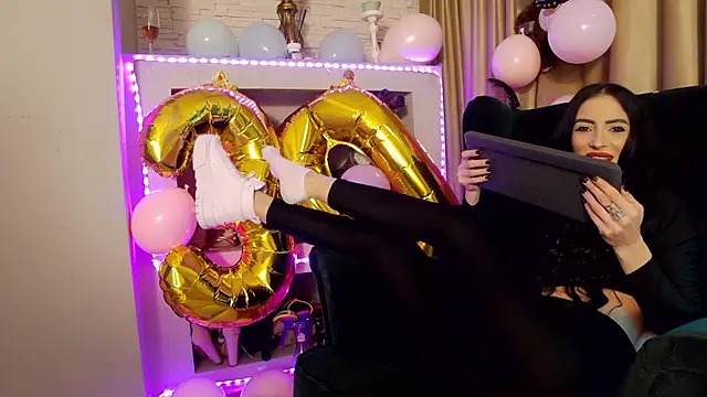 Snapshot of FeetVibe chatting on 15, 11, 2025 FeetVibe online show from 15, 11, 2025