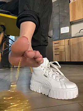 Snapshot of FeetVibe chatting on 21, 11, 2025 FeetVibe online show from 21, 11, 2025